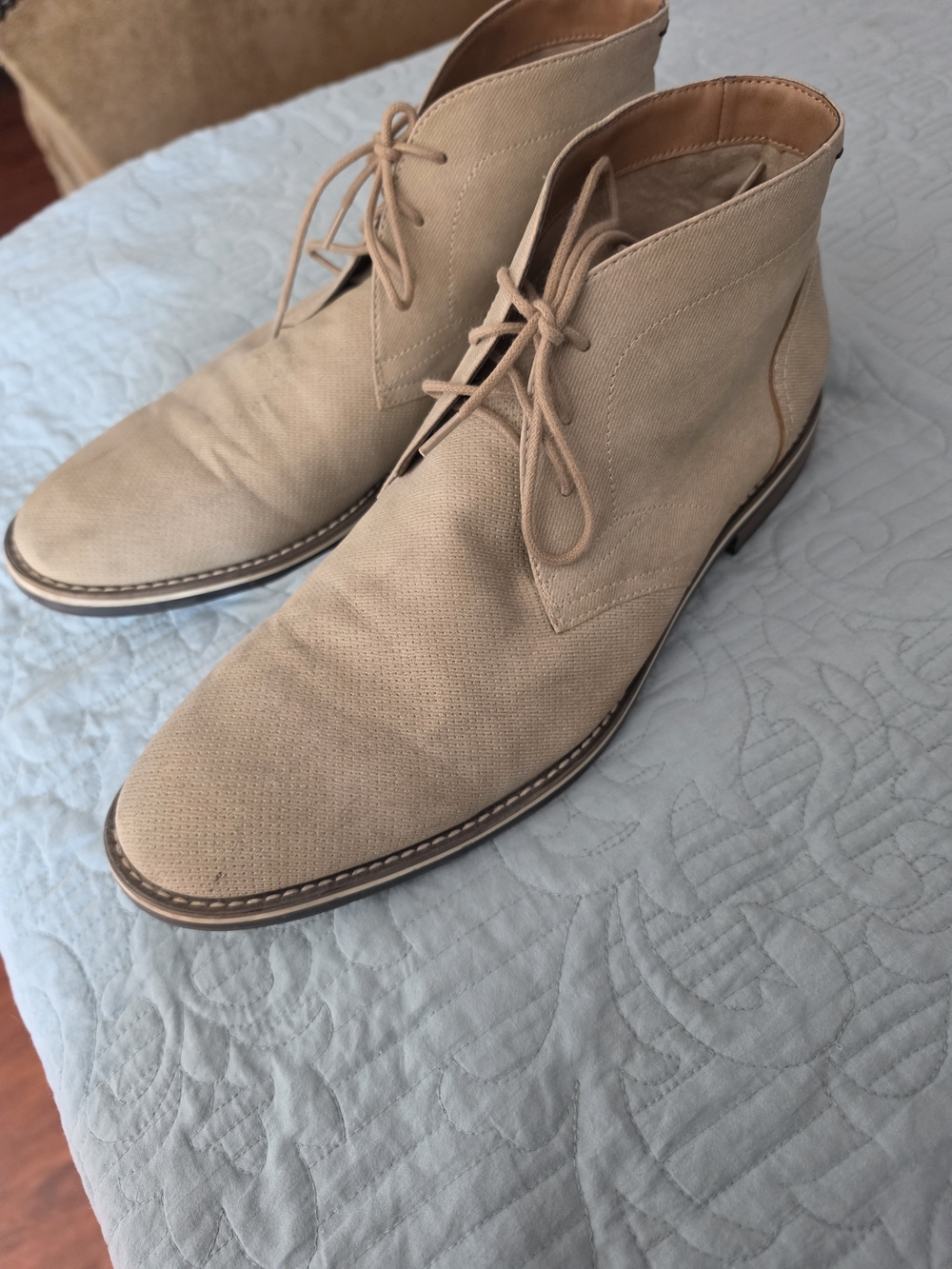 Men's Beige Chukka Boots – Lace-Up Desert Style